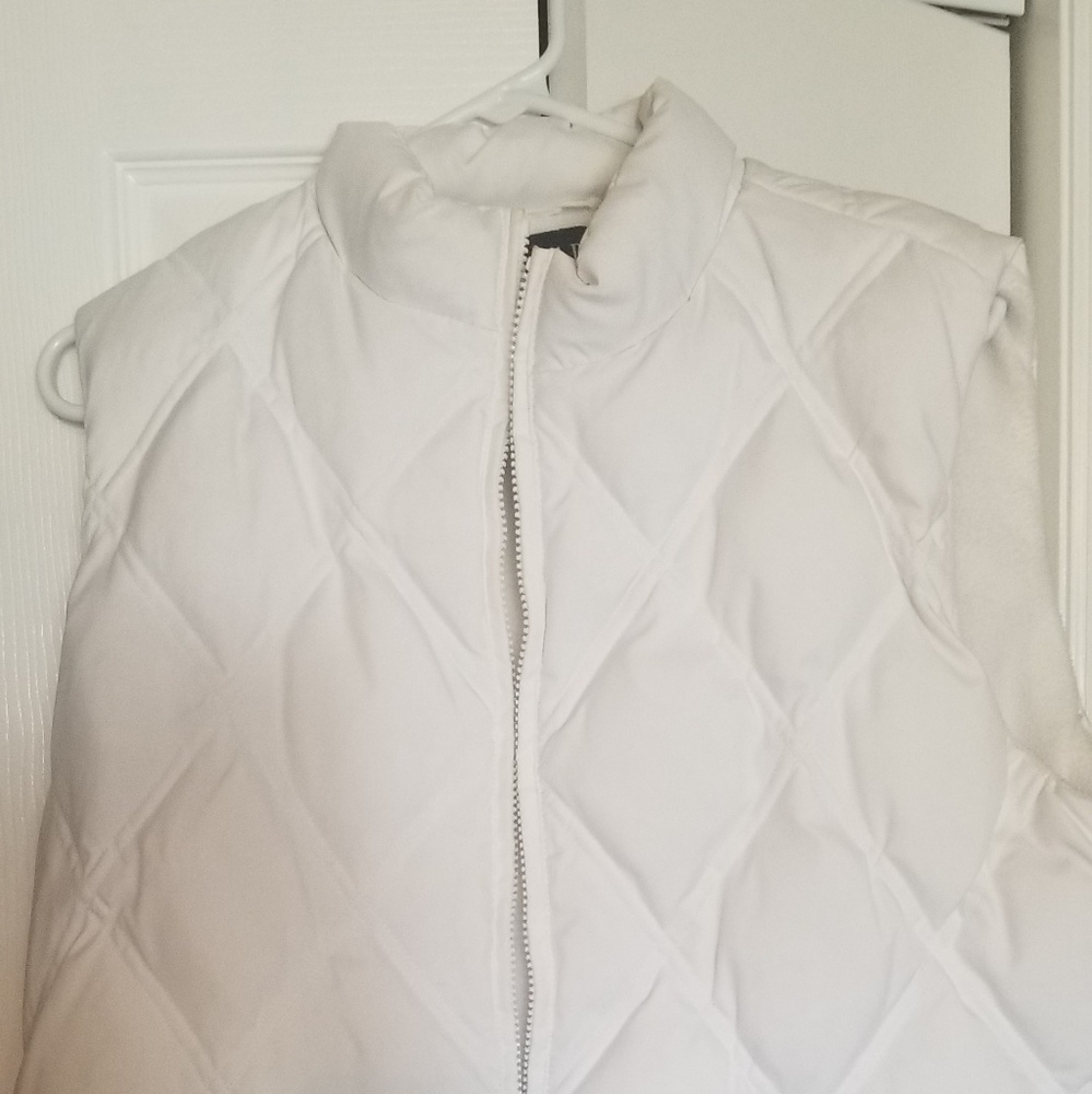 Snow White Gap Puffer Vest